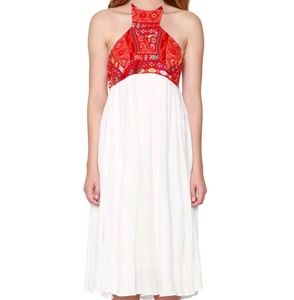 Embroidery sheath dress 💕 Medium